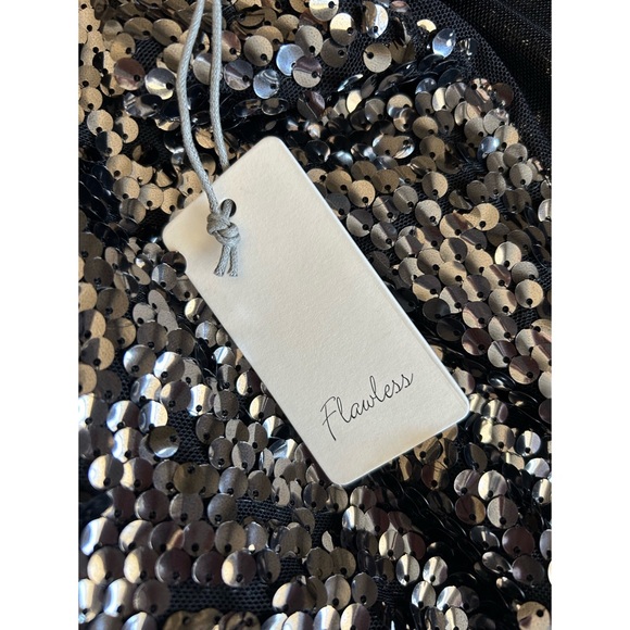 VICI - BROADWAY SEQUIN MOCK NECK LONG SLEEVE TOP - BLACK - M - Picture 10 of 11